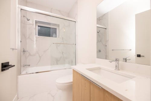 8055 18Th Avenue, Burnaby, BC 