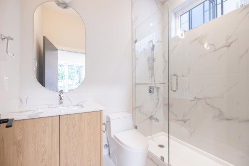 8055 18Th Avenue, Burnaby, BC 