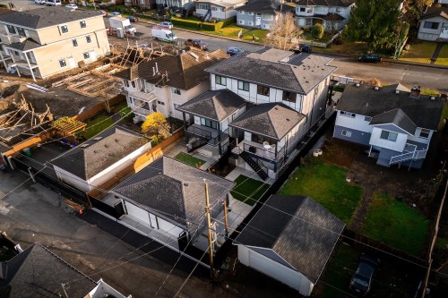 8055 18Th Avenue, Burnaby, BC 