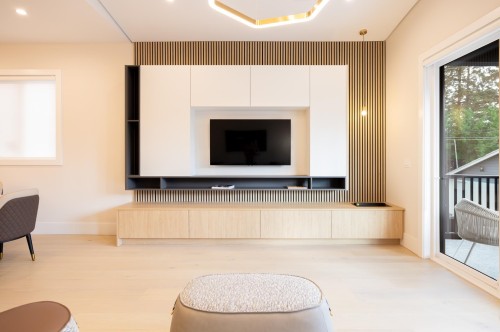 8055 18Th Avenue, Burnaby, BC 