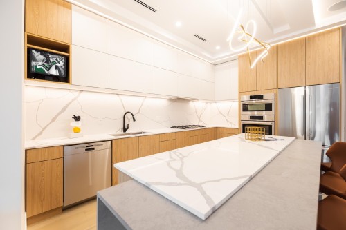 8055 18Th Avenue, Burnaby, BC 