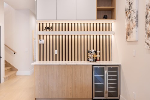 8055 18Th Avenue, Burnaby, BC 