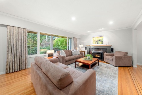 4966 Ranger Avenue, North Vancouver, BC 