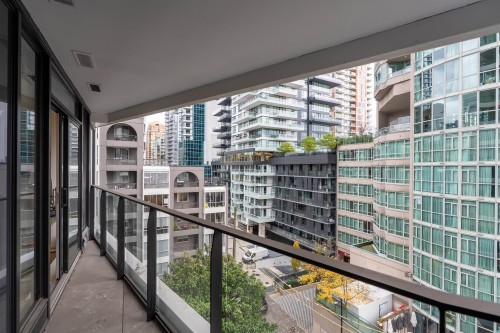 708-889 Pacific Street, Vancouver, BC 