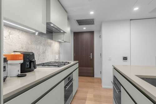 708-889 Pacific Street, Vancouver, BC 