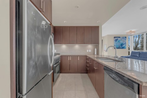 705-2978 Glen Drive, Coquitlam, BC 