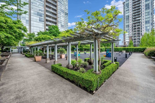 705-2978 Glen Drive, Coquitlam, BC 