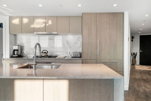 1807-1500 Fern Street, North Vancouver, BC 