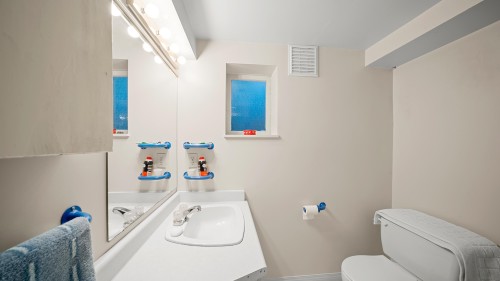 1896 14Th Avenue W, Vancouver, BC 