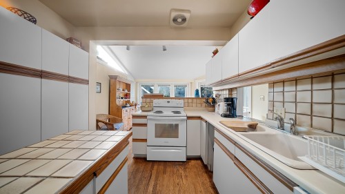 1896 14Th Avenue W, Vancouver, BC 