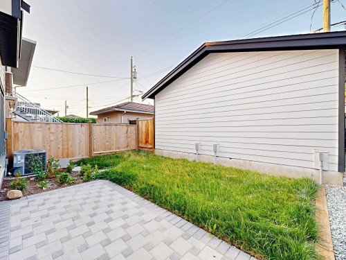 2-3425 Archimedes Street, Vancouver, BC 