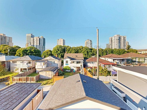 2-3425 Archimedes Street, Vancouver, BC 