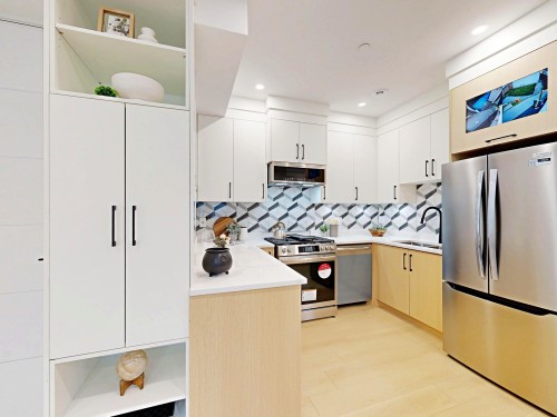 2-3425 Archimedes Street, Vancouver, BC 