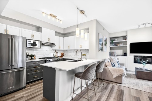 429-801 Klahanie Drive  Port Moody, BC V3H 5K4