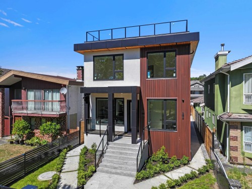 2111 46Th Avenue E, Vancouver, BC 