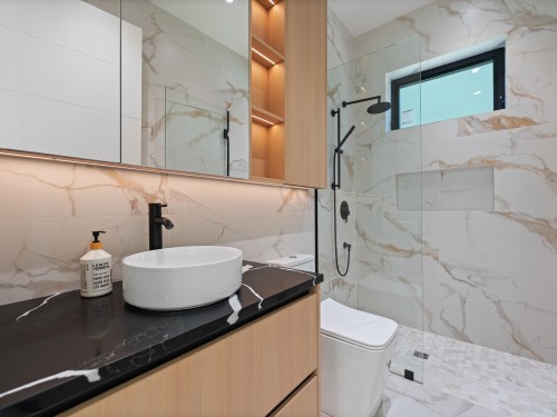 2111 46Th Avenue E, Vancouver, BC 