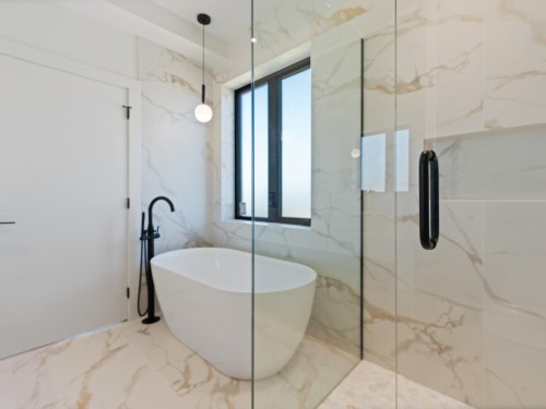 2111 46Th Avenue E, Vancouver, BC 