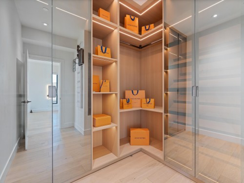 2111 46Th Avenue E, Vancouver, BC 