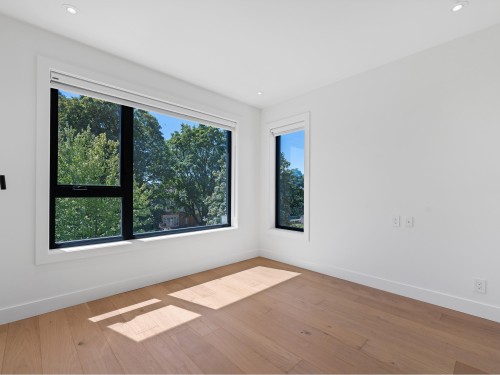 2111 46Th Avenue E, Vancouver, BC 