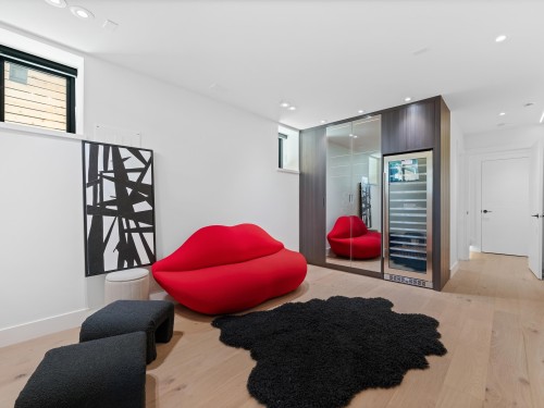 2111 46Th Avenue E, Vancouver, BC 