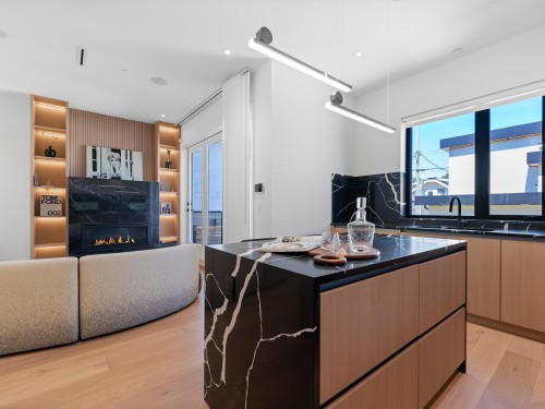 2111 46Th Avenue E, Vancouver, BC 