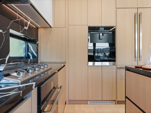 2111 46Th Avenue E, Vancouver, BC 