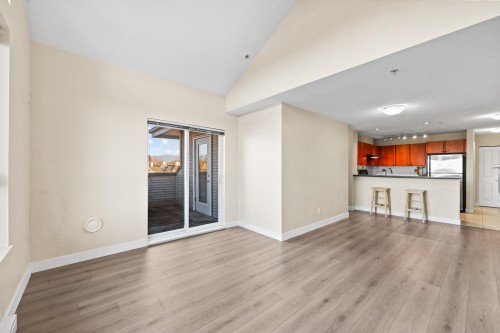 417-7089 Mont Royal Square, Vancouver, BC 