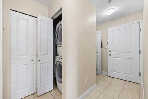 417-7089 Mont Royal Square, Vancouver, BC 