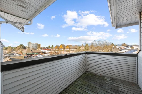 417-7089 Mont Royal Square, Vancouver, BC 