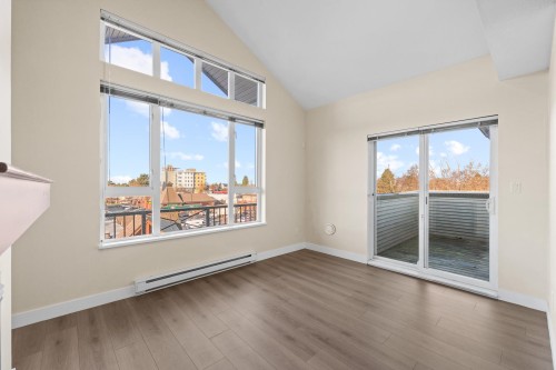 417-7089 Mont Royal Square, Vancouver, BC 