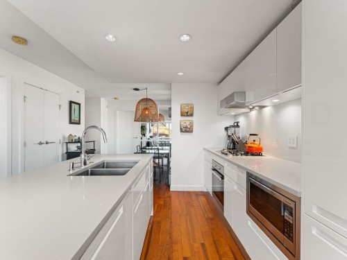 1207-188 Keefer Street, Vancouver, BC 