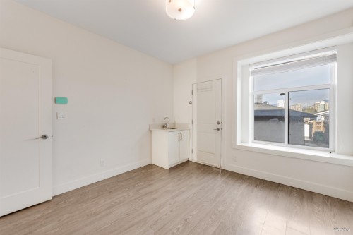 5087 Dominion Street, Burnaby, BC 