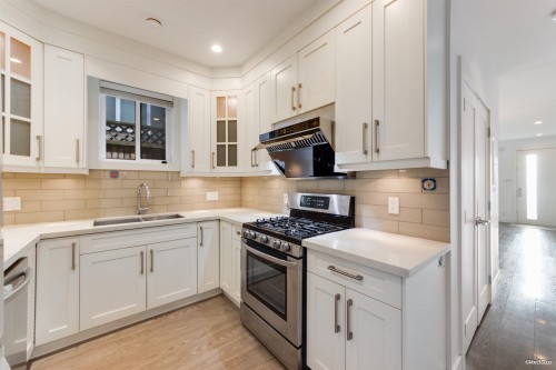 5087 Dominion Street, Burnaby, BC 