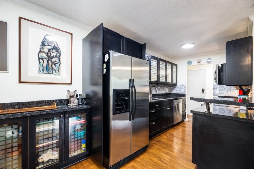 209-141 13Th Street W, North Vancouver, BC 