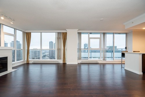 2703-4400 Buchanan Street, Burnaby, BC 