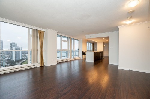 2703-4400 Buchanan Street, Burnaby, BC 