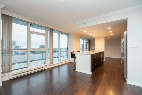2703-4400 Buchanan Street, Burnaby, BC 