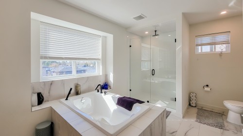 24670 106 Avenue, Maple Ridge, BC 