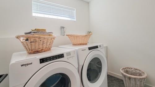 24670 106 Avenue, Maple Ridge, BC 