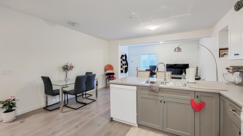 24670 106 Avenue, Maple Ridge, BC 