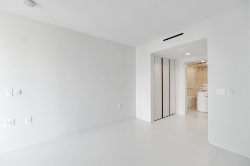 2008-1033 Nelson Street, Vancouver, BC 