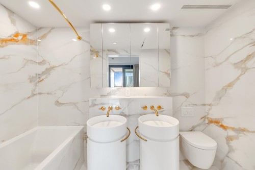 2008-1033 Nelson Street, Vancouver, BC 