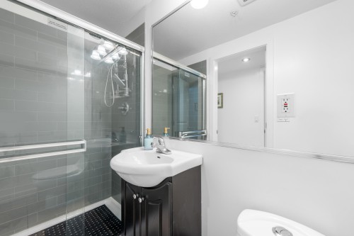 1636 12Th Avenue E, Vancouver, BC 