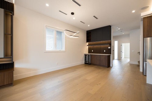 8057 18Th Avenue, Burnaby, BC 