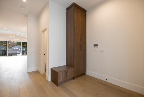 8057 18Th Avenue, Burnaby, BC 