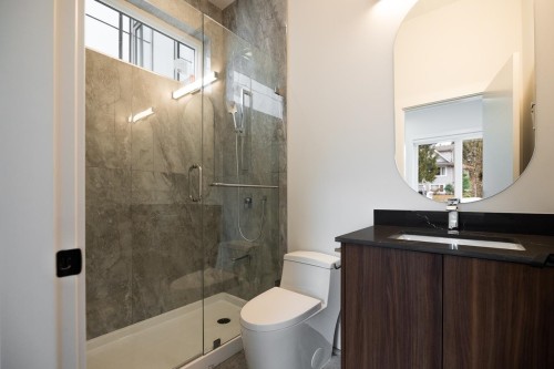 8057 18Th Avenue, Burnaby, BC 