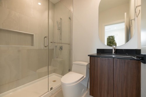 8057 18Th Avenue, Burnaby, BC 