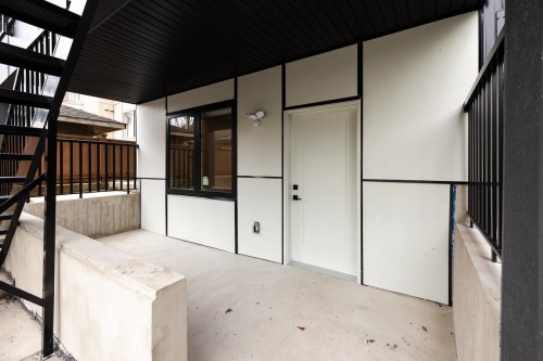 8057 18Th Avenue, Burnaby, BC 