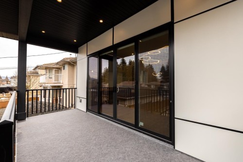 8057 18Th Avenue, Burnaby, BC 