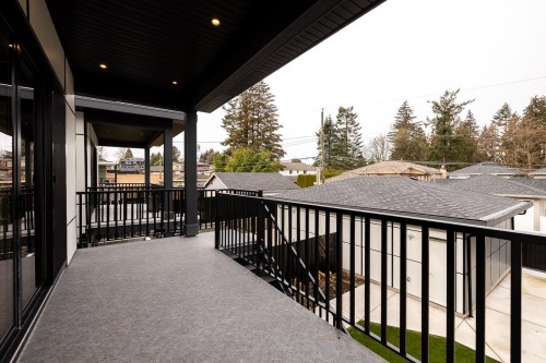 8057 18Th Avenue, Burnaby, BC 